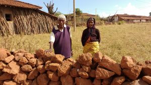  An elderly couple of the Asur tribe at work in the Netrahat region, Bishunpur block, Jharkhand